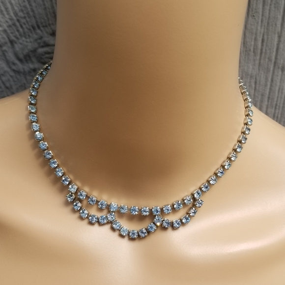 JEWELRY FASHIONS MID CENTURY BABY BLUE AUSTRIAN CRYSTAL CHAIN CHOKER NECKLACE - Picture 1 of 7